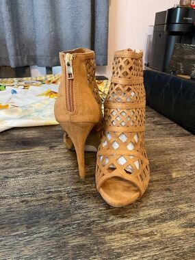 Tan gladiator sandals